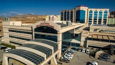 Siirt Eğitim ve Araştırma Hastanesi doktor istifaları ile gündeme geldi.